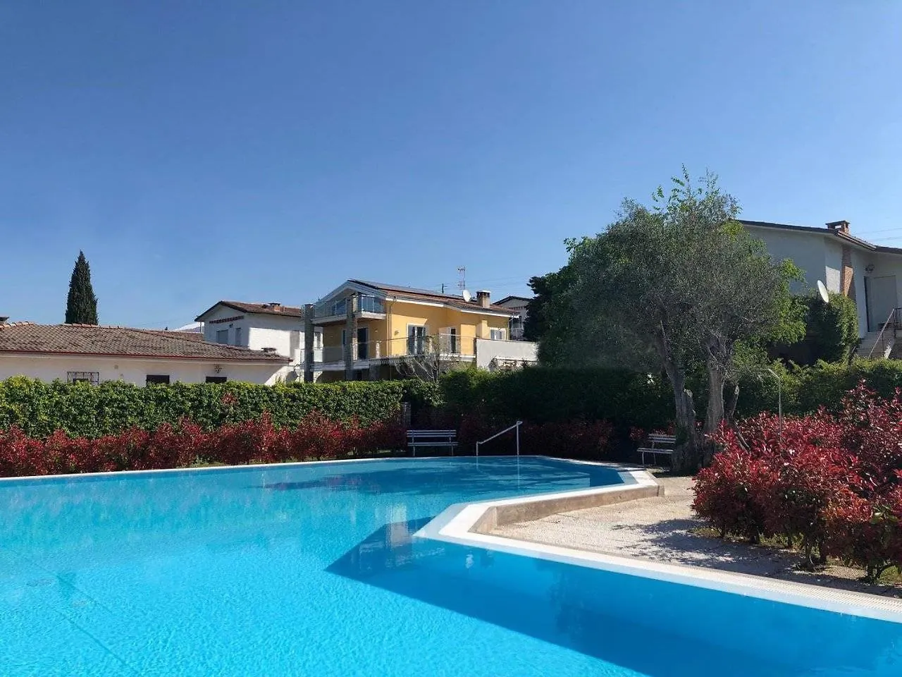BardolinoLungolago Di Garda • Piscina • Parking Bardolino
